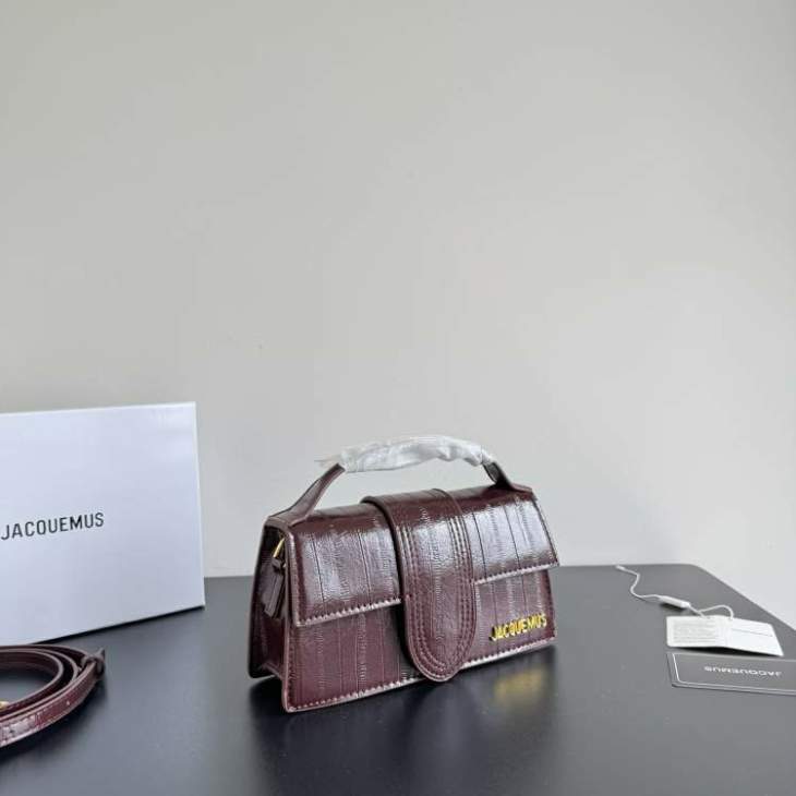 Picture of Jacquemus Handbags _SKUfw204239344fw